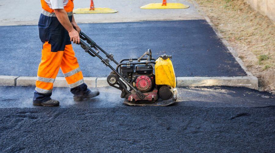 Professional gutter cleaning in Baldwin, IA
